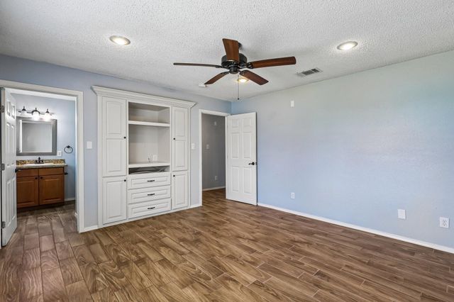 5709 Maco Street, Galveston, TX 77551