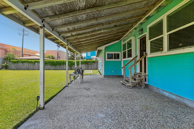 5709 Maco Street, Galveston, TX 77551