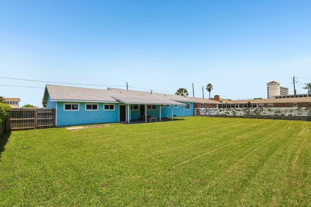 5709 Maco Street, Galveston, TX 77551