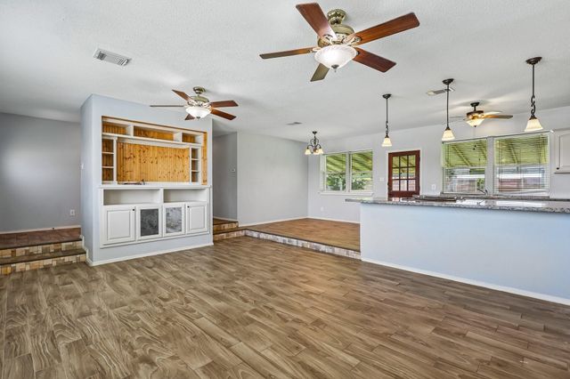 5709 Maco Street, Galveston, TX 77551