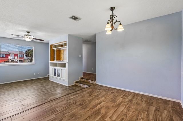 5709 Maco Street, Galveston, TX 77551