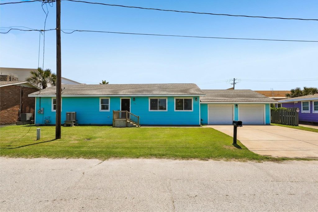 5709 Maco Street, Galveston, TX 77551