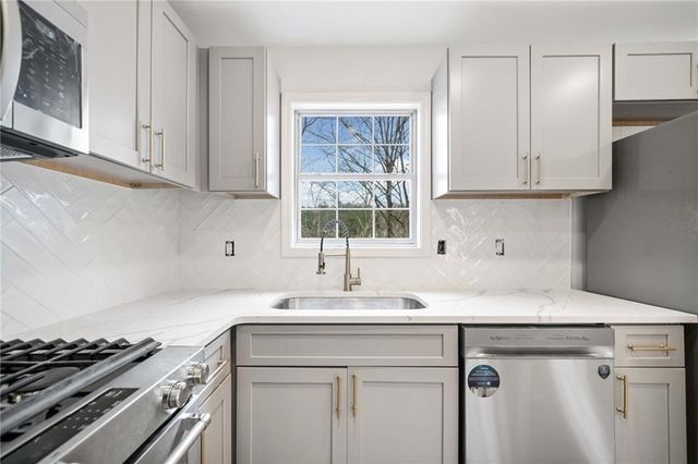 109 Brookside Court, Dallas, GA 30132