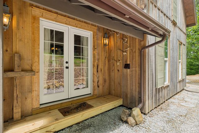 228 Rack Rd, Bon Aqua, TN 37025