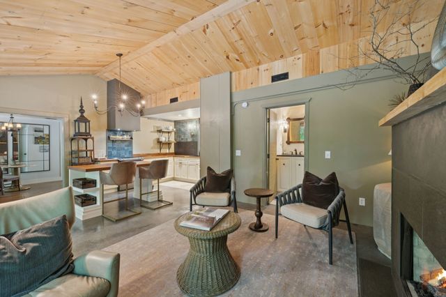 228 Rack Rd, Bon Aqua, TN 37025