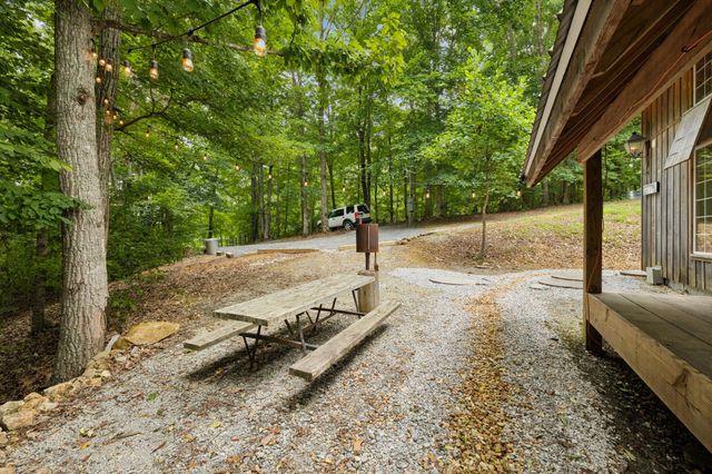 228 Rack Rd, Bon Aqua, TN 37025