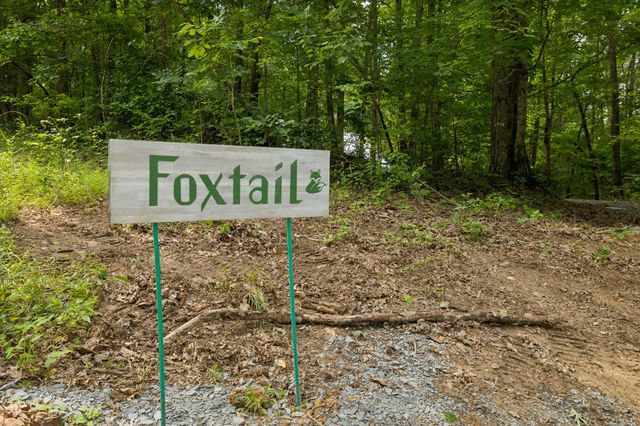 228 Rack Rd, Bon Aqua, TN 37025