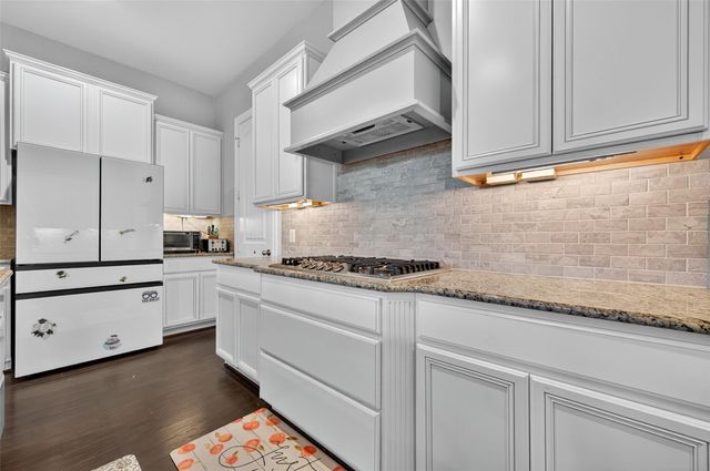 4947 Thunder Creek Ln, Sugar Land, TX 77479