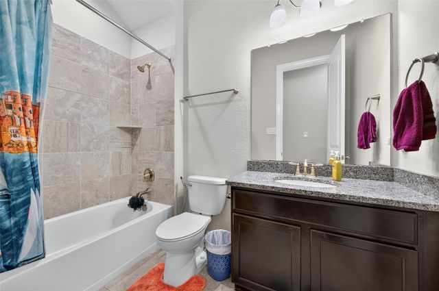 4947 Thunder Creek Ln, Sugar Land, TX 77479