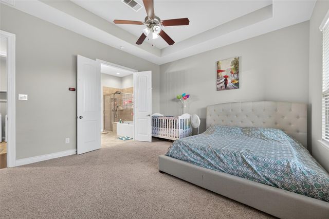 4947 Thunder Creek Ln, Sugar Land, TX 77479
