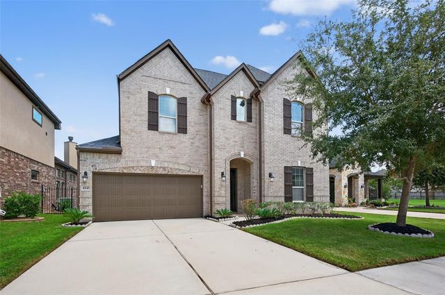 4947 Thunder Creek Ln, Sugar Land, TX 77479