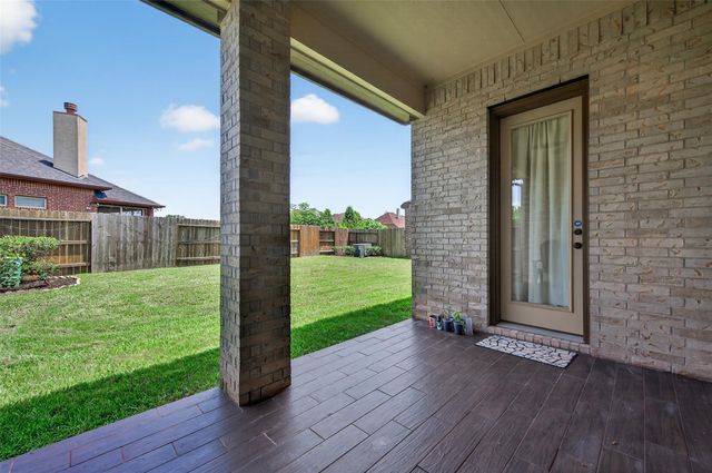 4947 Thunder Creek Ln, Sugar Land, TX 77479