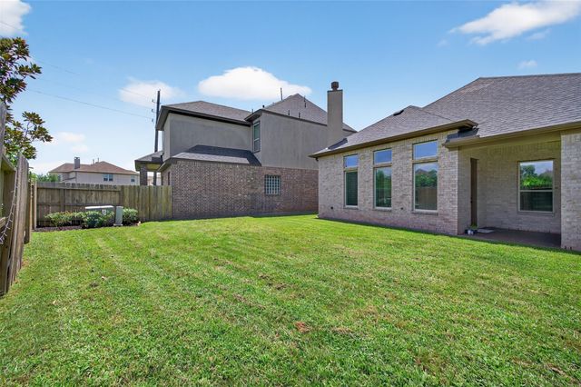 4947 Thunder Creek Ln, Sugar Land, TX 77479