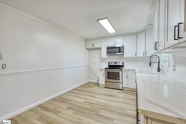 22 Maywood Drive, Taylors, SC 29687