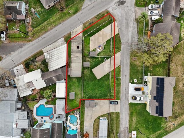 4403 W Bayshore Drive, Bacliff, TX 77518