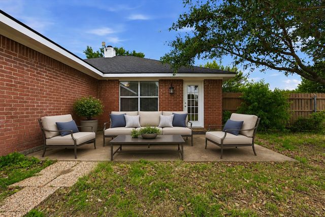 921 High Point Drive, Midlothian, TX 76065