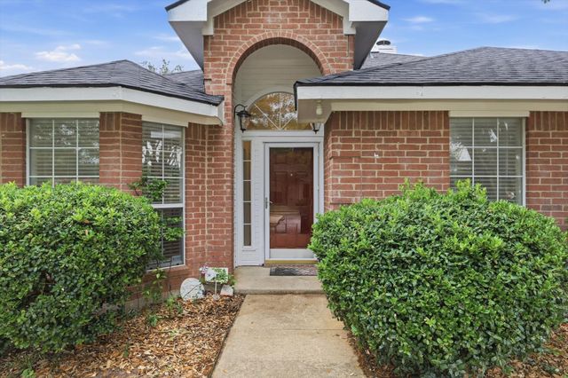 921 High Point Drive, Midlothian, TX 76065