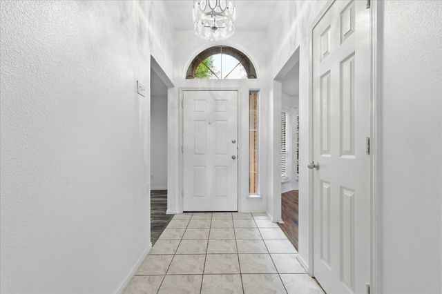 921 High Point Drive, Midlothian, TX 76065