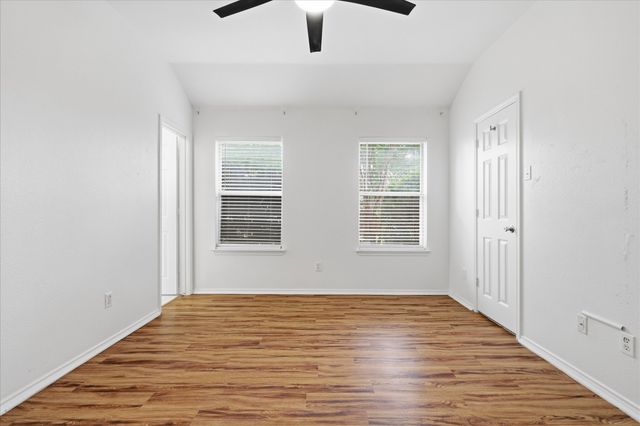 921 High Point Drive, Midlothian, TX 76065