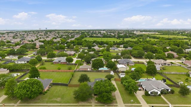 921 High Point Drive, Midlothian, TX 76065