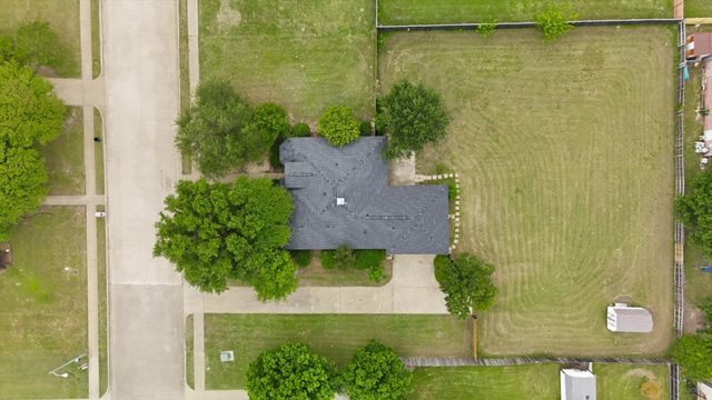 921 High Point Drive, Midlothian, TX 76065