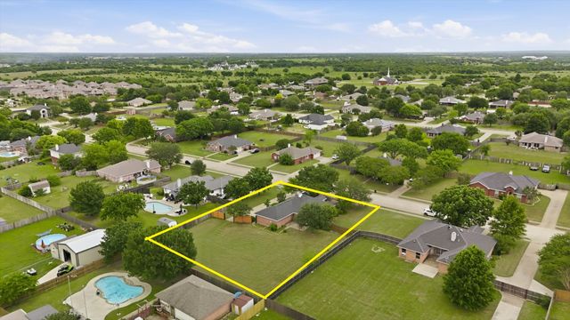 921 High Point Drive, Midlothian, TX 76065