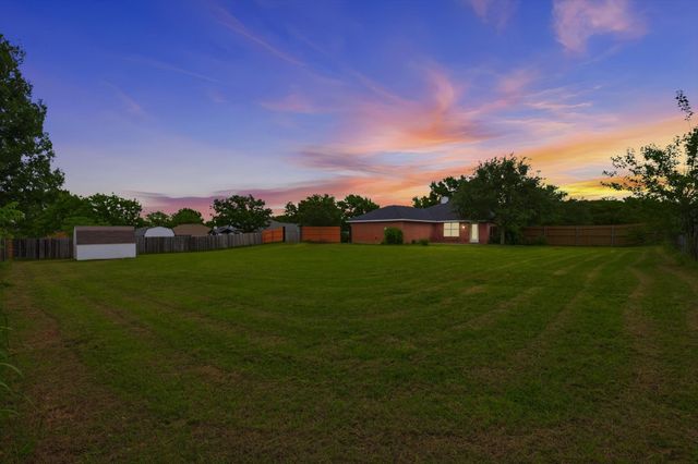 921 High Point Drive, Midlothian, TX 76065