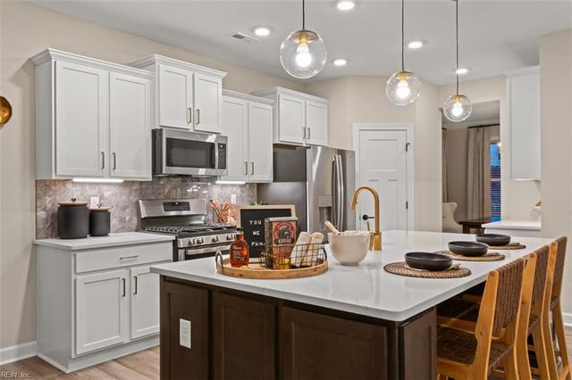 323 Tarn CT, Suffolk, VA 23434