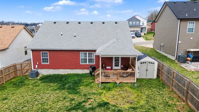 1268 Cardinal Creek Dr, Clarksville, TN 37040