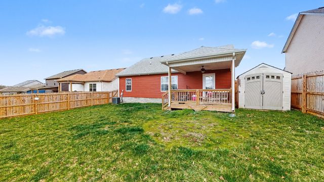 1268 Cardinal Creek Dr, Clarksville, TN 37040