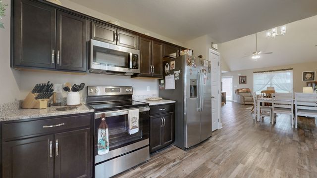 1268 Cardinal Creek Dr, Clarksville, TN 37040