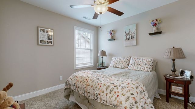 1268 Cardinal Creek Dr, Clarksville, TN 37040