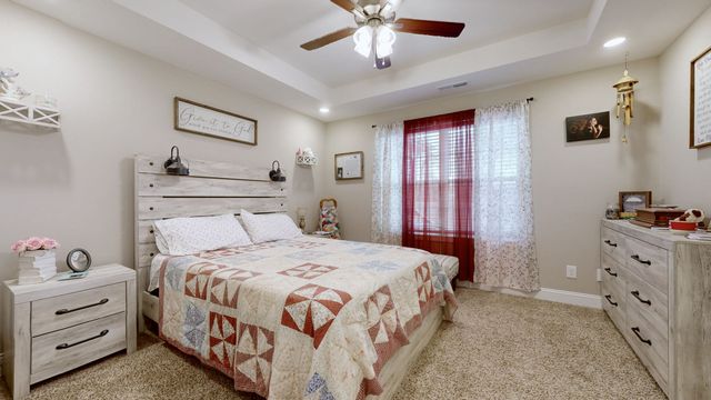 1268 Cardinal Creek Dr, Clarksville, TN 37040