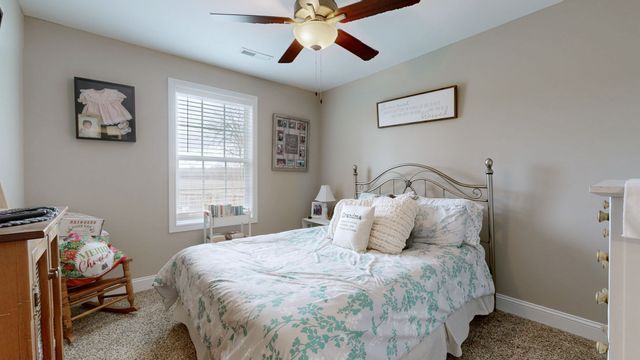 1268 Cardinal Creek Dr, Clarksville, TN 37040