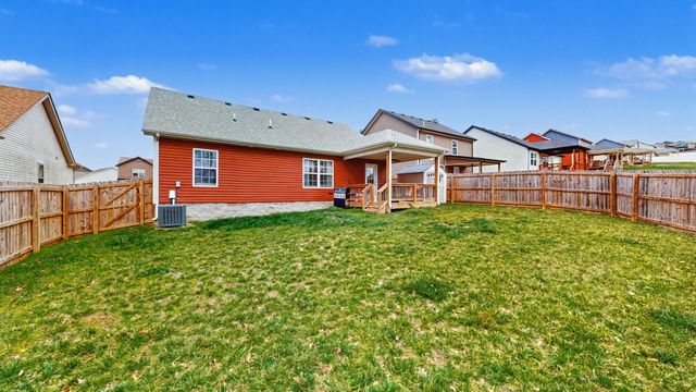 1268 Cardinal Creek Dr, Clarksville, TN 37040