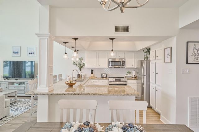 73 April Point Drive S, Montgomery, TX 77356