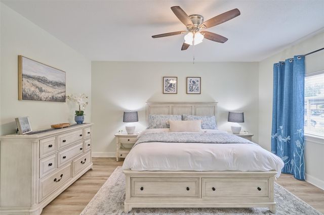 73 April Point Drive S, Montgomery, TX 77356