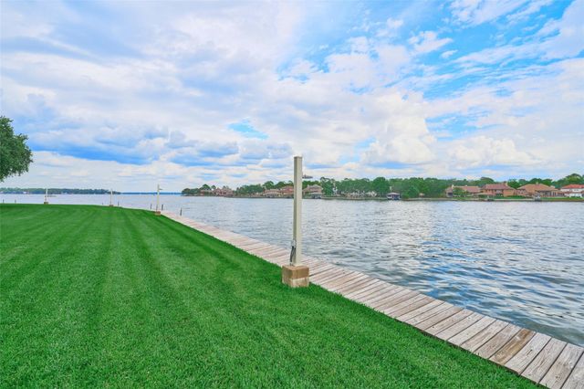 73 April Point Drive S, Montgomery, TX 77356