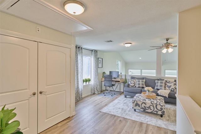 73 April Point Drive S, Montgomery, TX 77356