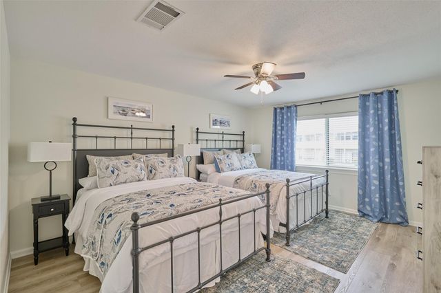 73 April Point Drive S, Montgomery, TX 77356