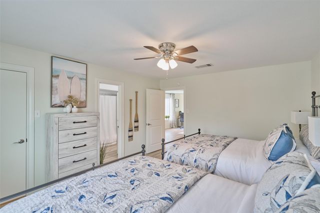 73 April Point Drive S, Montgomery, TX 77356