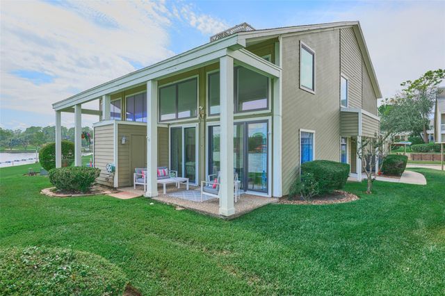 73 April Point Drive S, Montgomery, TX 77356