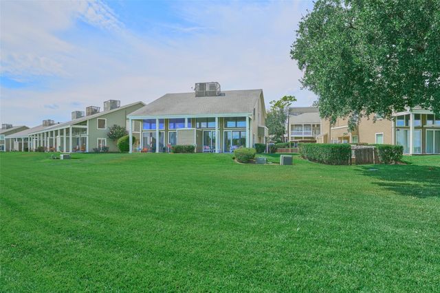 73 April Point Drive S, Montgomery, TX 77356