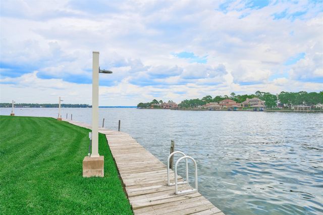 73 April Point Drive S, Montgomery, TX 77356