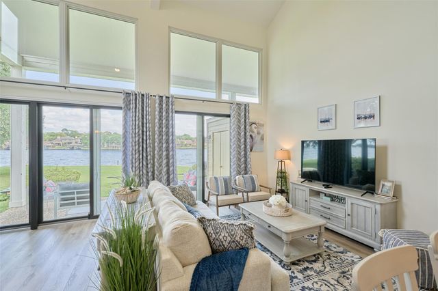 73 April Point Drive S, Montgomery, TX 77356