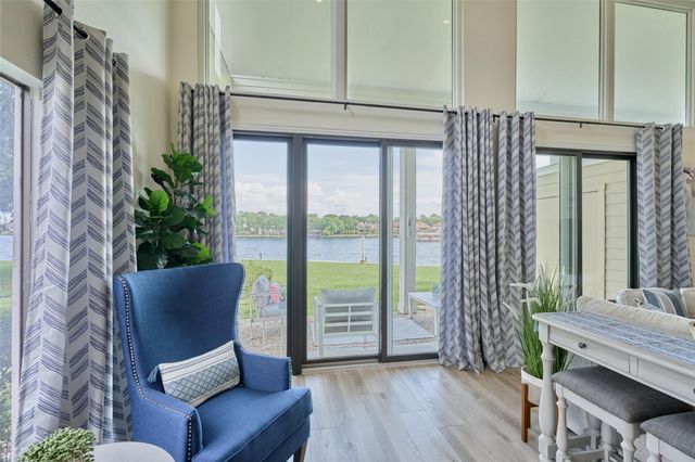 73 April Point Drive S, Montgomery, TX 77356