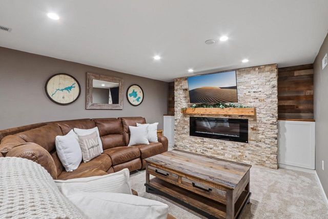 5594 Lavin Way, Waunakee, WI 53597