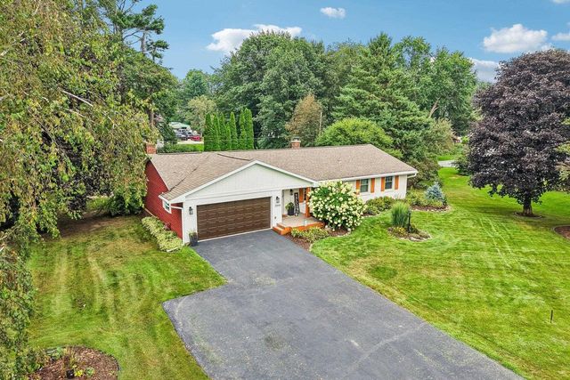 5594 Lavin Way, Waunakee, WI 53597