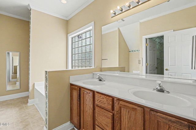 2032 Weaverline Drive, Fuquay Varina, NC 27526
