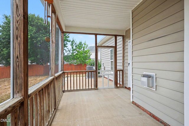2032 Weaverline Drive, Fuquay Varina, NC 27526
